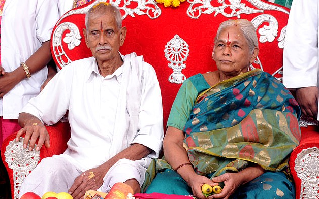 La mujer de 74 años que dio a luz a mellizos: fue madre primeriza | Internacionales