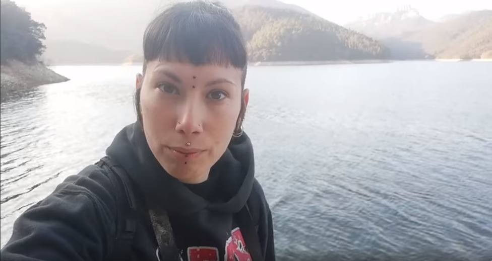 La vegana de las "gallinas violadas" lo hizo de nuevo: "La caña de pescar es un arma de matar” | Internacionales