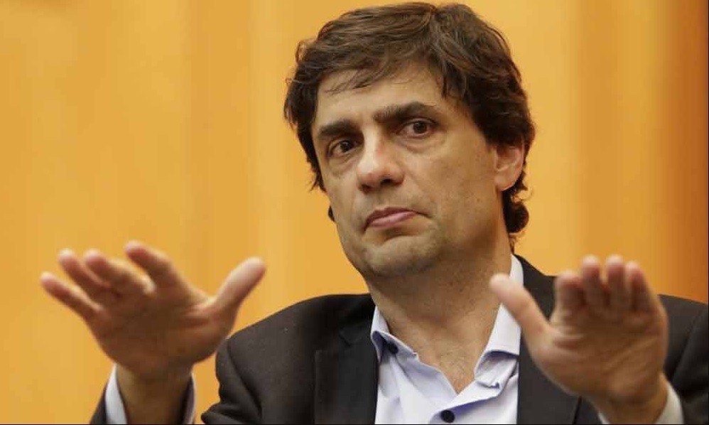 El riesgo país bajó de los 2000 puntos y el dólar se mantiene | Economía