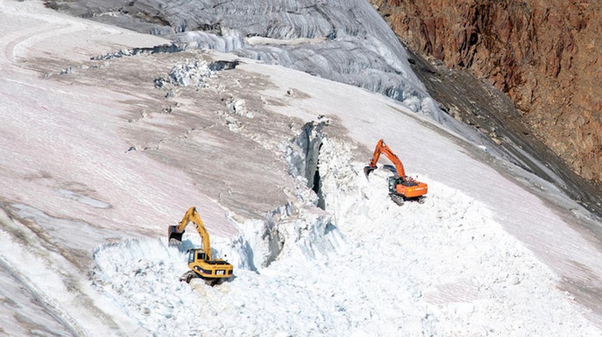 Denuncian que están destruyendo un glaciar para construir una pista de esquí | Internacionales