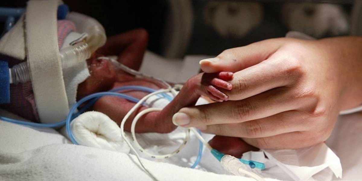 Bebé recién nacido falleció en la morgue, luego de ser declarado muerto por error | Internacionales