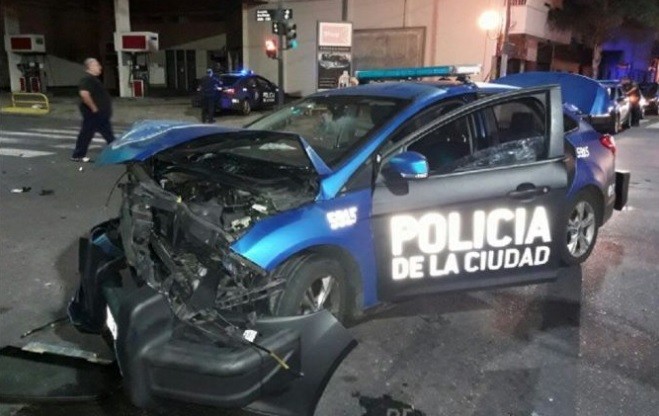 Detienen a dos chicos de 14 y 15 años tras persecución y choque contra un patrullero | Actualidad