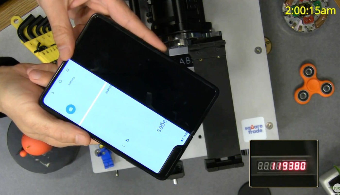 Abrieron y cerraron durante 14 horas el Galaxy Fold | Tecno