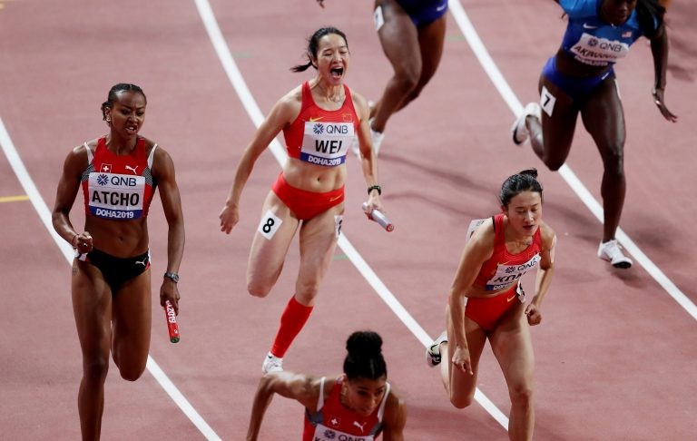 Dos deportistas corrieron para atrás por error en el mundial de atletismo | Deportes