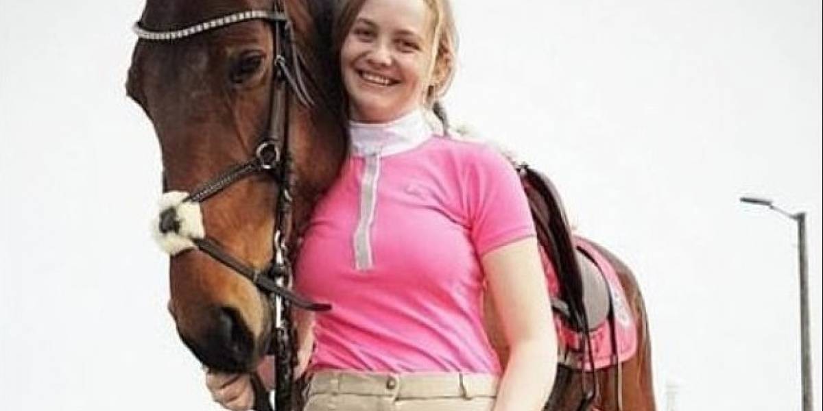 Una joven jinete se comió a su propio caballo y la mataron en las redes sociales | Curiosidades
