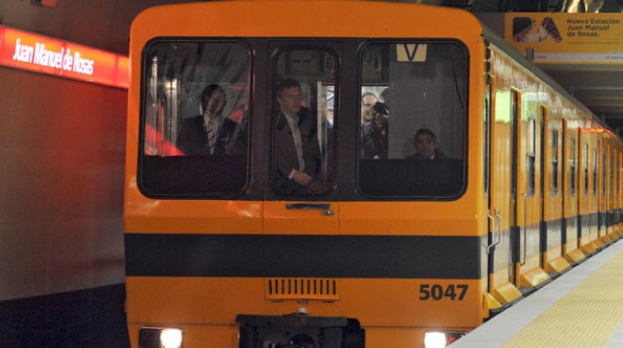 El titular de SBASE reconoció confirma la presencia de asbesto en los subtes comprados a España | Política