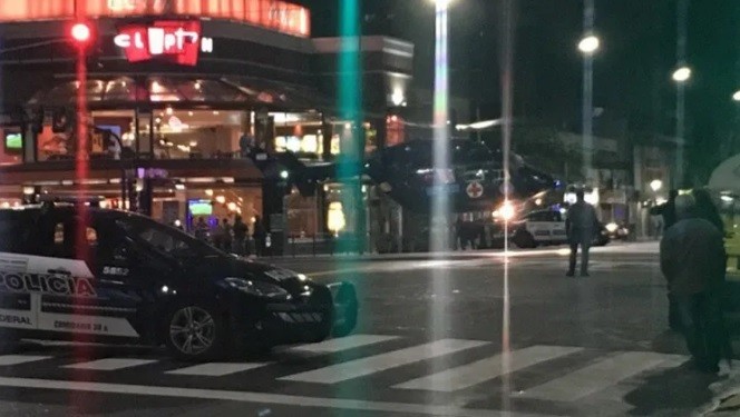 Flores: policía fue atropellado por un hombre que aceleraba y tenía la música alta | Actualidad