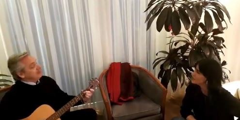 Video: guitarreada de Alberto Fernández con Natalia de la Sota | Elecciones 2019