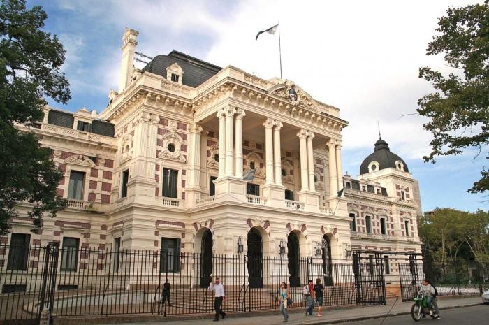 La agencia Moody's advierte que la Provincia de Buenos Aires está en riesgo de default | Política