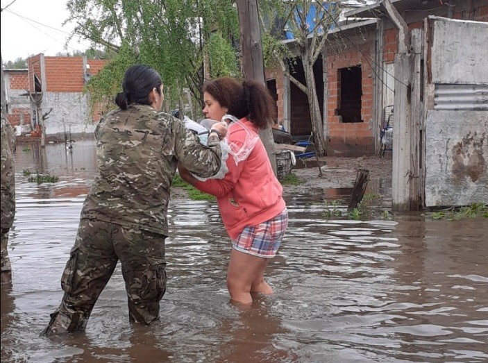 Inundación en La Matanza: envían efectivos para auxiliar a los damnificados | Actualidad