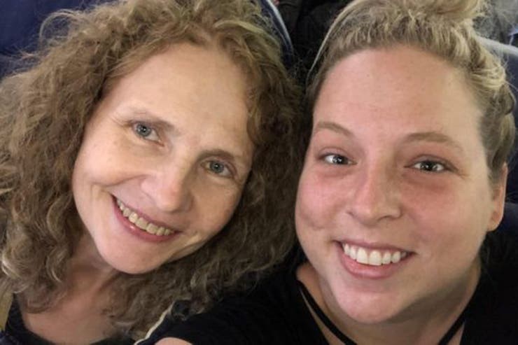 Buscó a su hermana durante años y la encontró en la casa de al lado | Curiosidades