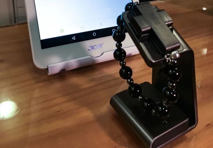 El Vaticano lanzó un rosario inteligente que funciona con el celular que desarrolló un argentino | Curiosidades