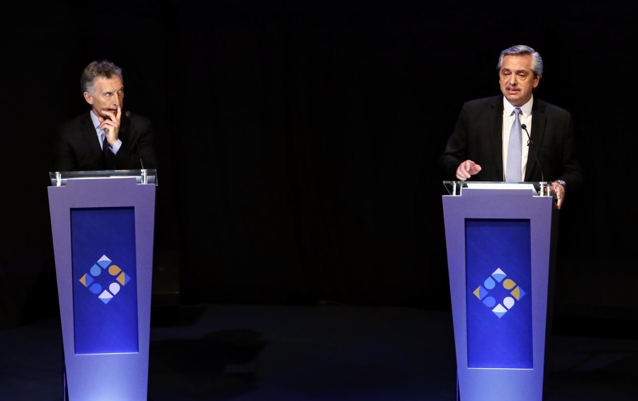 Es falso que Macri tenía un auricular durante el debate presidencial | Elecciones 2019