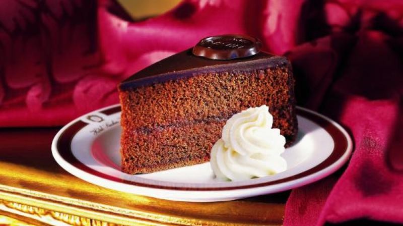 Intoxicación masiva tras servir por error una torta con hachís en un funeral | Curiosidades