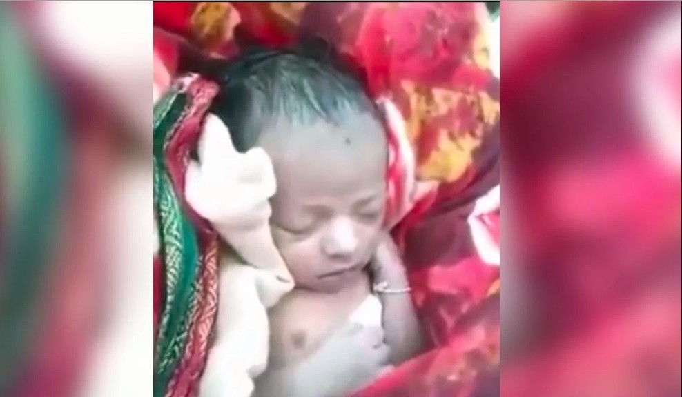 Video: salvaron a una beba de ser enterrada viva por dos familiares | Internacionales