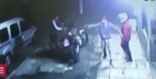 Le robaron la moto a un policía que hirió a uno de los delincuentes, de 14 años | Actualidad