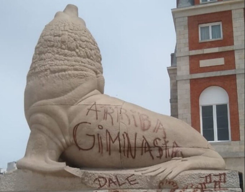 Gimnasia repudió a sus hinchas por estropear el lobo marino de Mar del Plata | Deportes