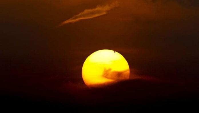 "Inusual evento cósmico": ¿cómo ver el tránsito de Mercurio delante del Sol? | Actualidad