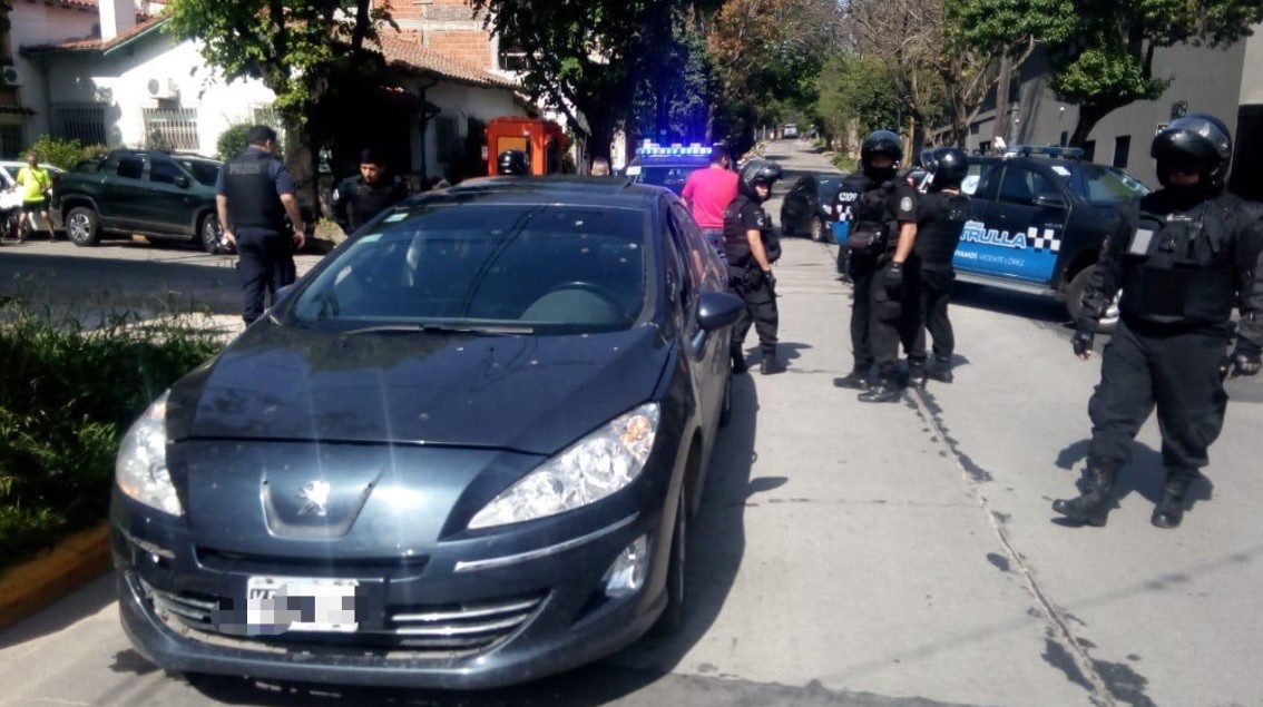 Detuvieron a dos "politruchos" que intentaron ingresar a una vivienda en Vicente López | Actualidad