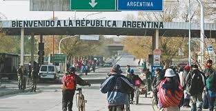 El Gobierno está "atento" al eventual impacto migratorio de la crisis de Bolivia | Política