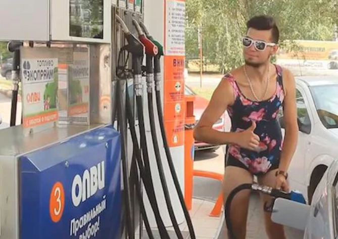 La estación de servicio que ofrecía nafta gratis a los que iban de bikini y tacos altos | Curiosidades