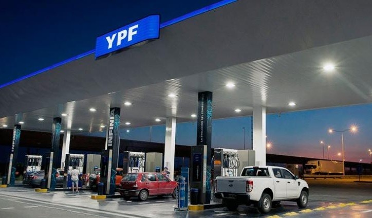 Dueños de estaciones de servicio piden al nuevo Gobierno medidas para favorecer al sector y al consumidor | Economía