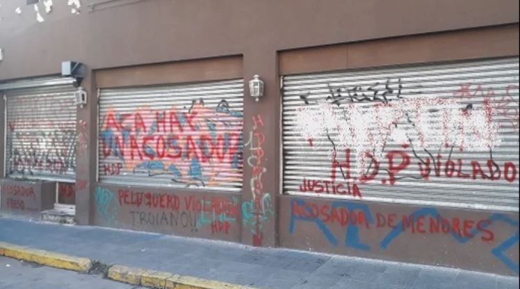Acusan a un peluquero de abusar de varias clientas adolescentes | Actualidad