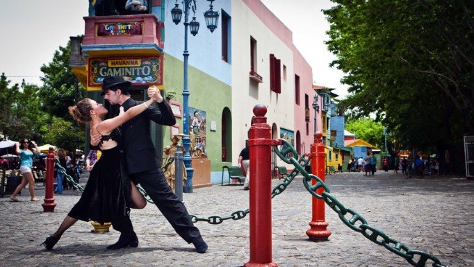 Bailarines de tango denuncian precarización laboral y maltrato en bares de Caminito | Actualidad
