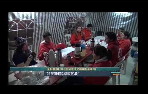 Docentes y estatales bonaerenses instalaron una carpa blanca a metros de la Gobernación | Actualidad