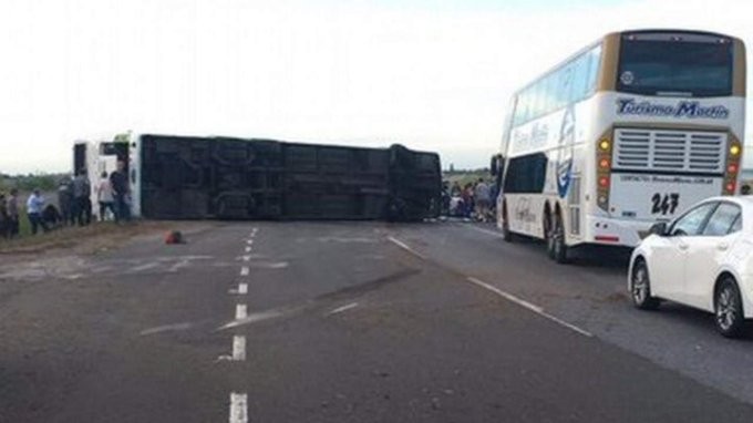 La explicación del conductor del micro tras el vuelco en la Ruta 2 : "Se me fue" | Actualidad