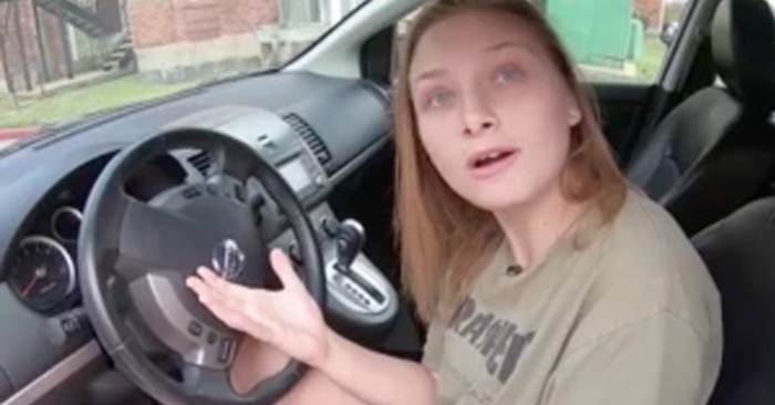 Le regalaron un auto a una camarera que caminaba 22 kilómetros para llegar al trabajo | Curiosidades