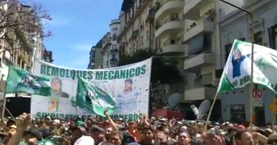 Marcha de Camioneros por bono de fin de año y apertura de paritarias | Actualidad