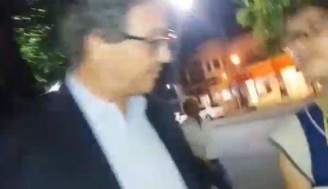 VIdeo: “Ladrón, basura y asqueroso”, así escracharon al titular del IOMA | Actualidad
