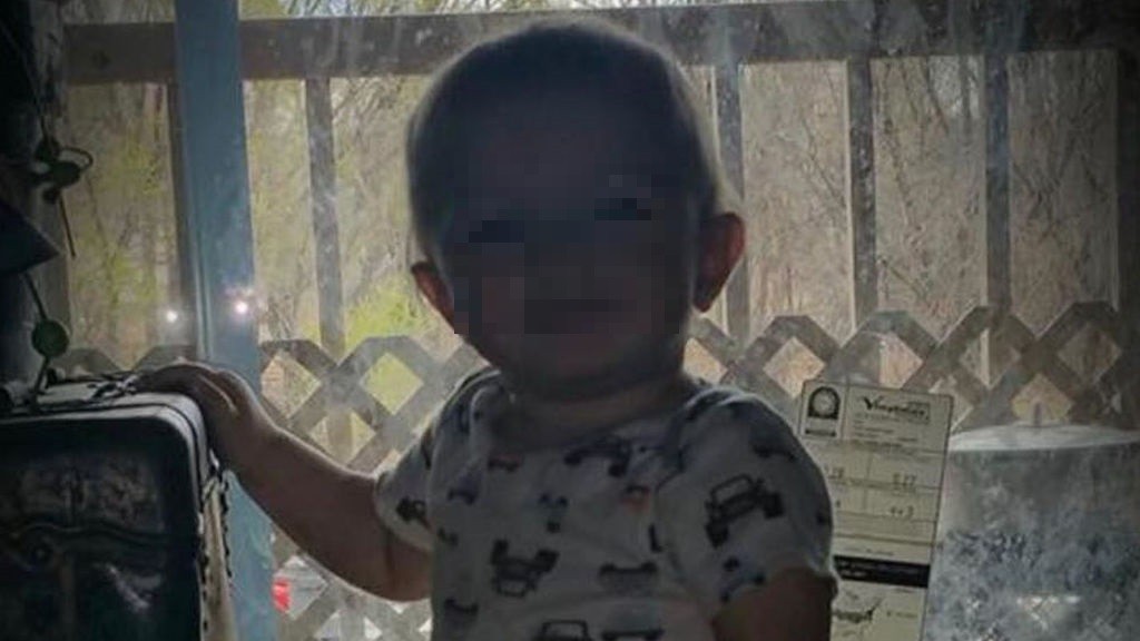 Condenaron a una mujer por la muerte de su hijo de 2 años: se disparó cuando creía que jugaba con un arma de juguete | Internacionales