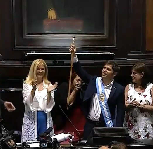 Axel Kicillof asumió la gobernación bonaerense, con la presencia de Alberto Fernández y Cristina Kirchner | Política