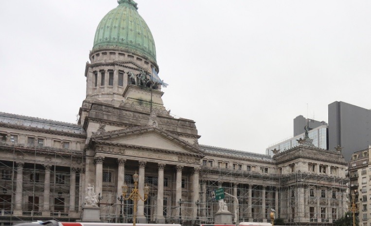 Emergencia económica: mientras se negocia por quórum en Diputados, el Senado ya confirmó sesión | Política