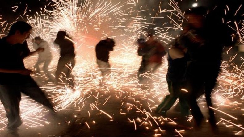 Al menos 100 municipios prohíben el uso de pirotecnia y reclaman una ley nacional | Actualidad