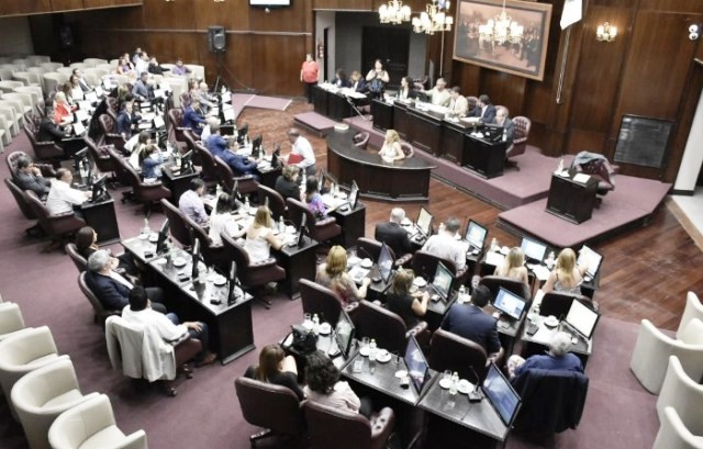 Año nuevo en San Luis con aumento de 61 % en impuestos: trámite relámpago en la Legislatura provincial | Economía