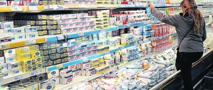 Acuerdo Gobierno-supermercados: no aumenta la leche y el resto de los productos con un tope del 10,5% | Política