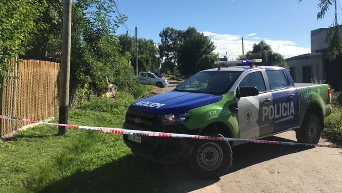 Buscan a un joven de 17 años por el triple crimen en La Plata | Actualidad