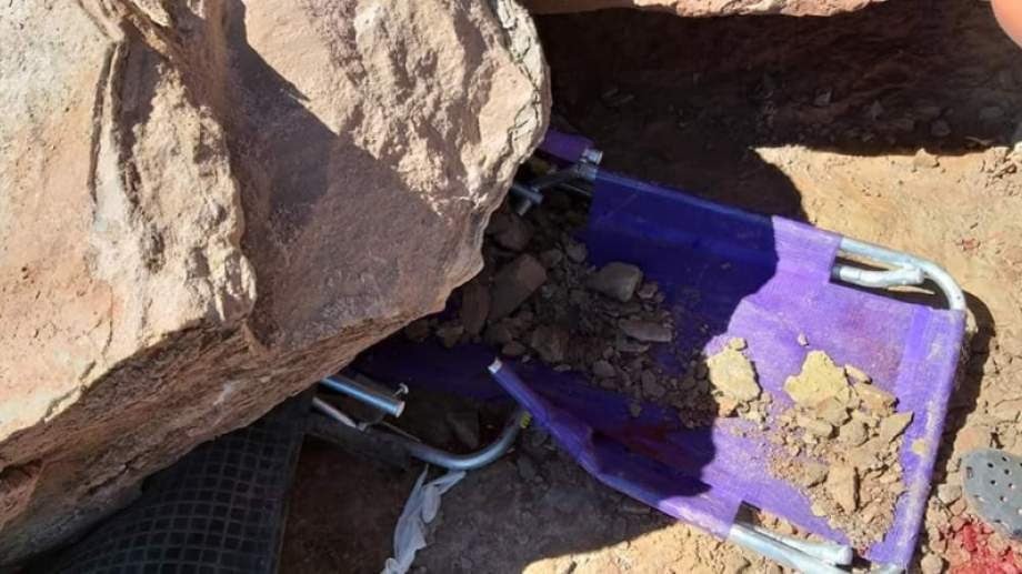 Una mujer fue aplastada por una roca en una playa de Neuquén | Actualidad