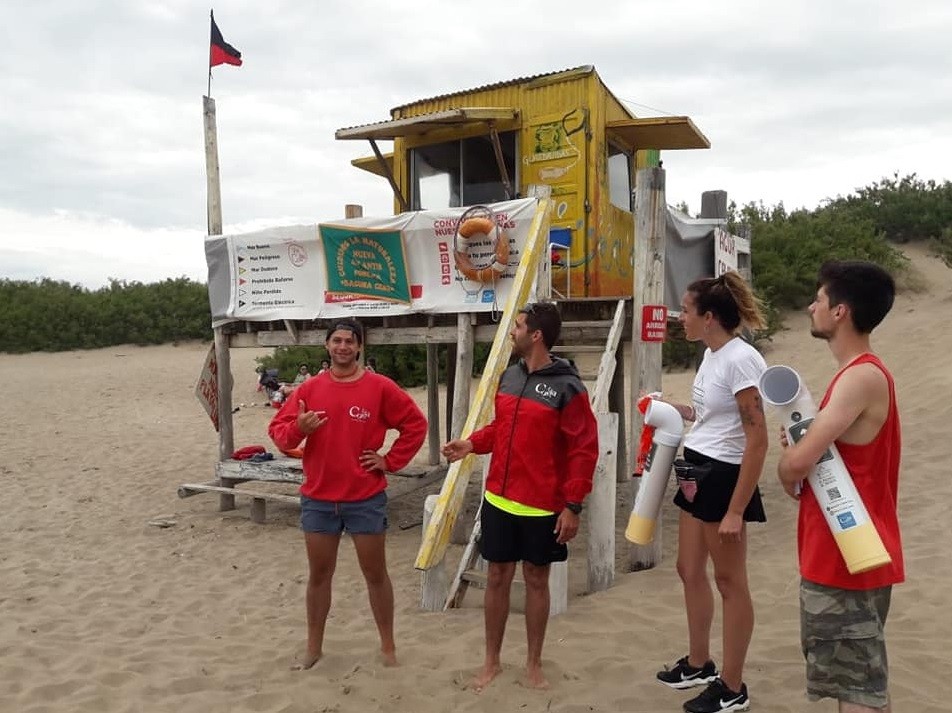 El partido de la Costa lanza en sus playas la campaña "El puchito al tachito" | Actualidad