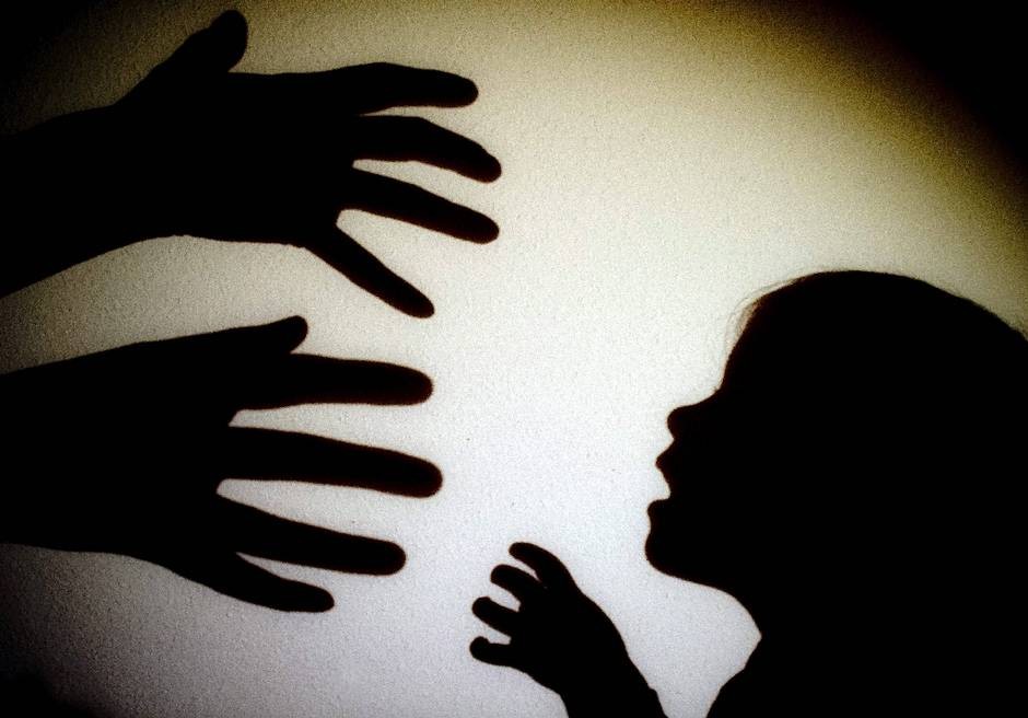 Rescataron a una nena encerrada sin ver la luz del día durante años | Internacionales