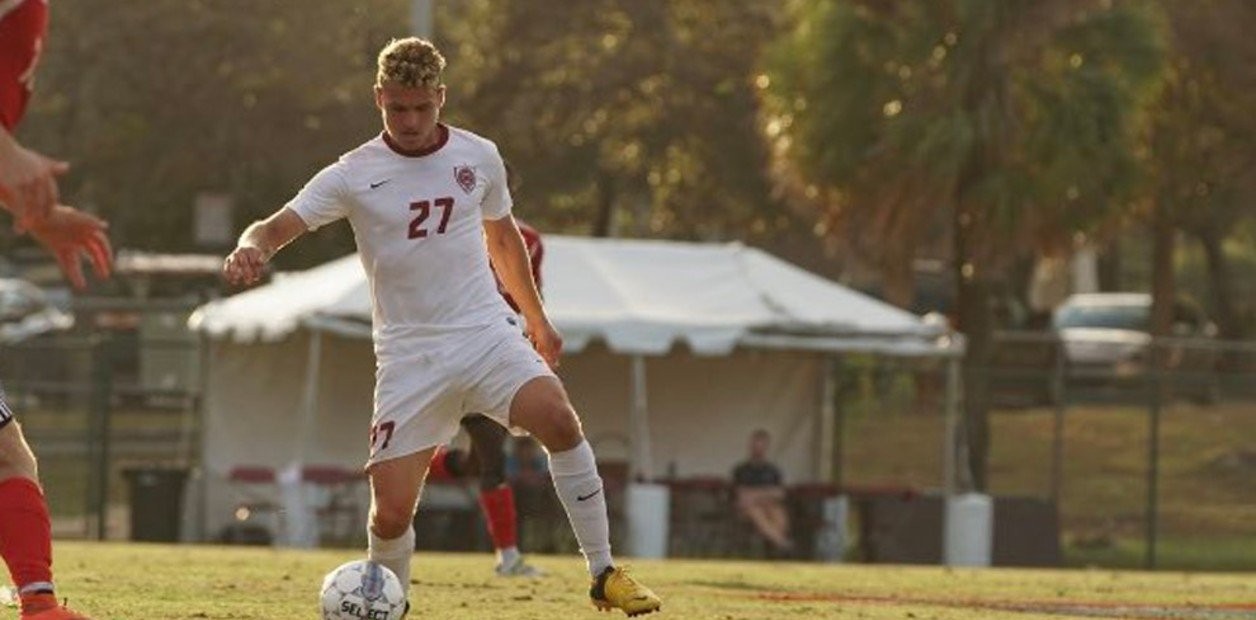 Hallaron muerto en el mar a un joven jugador de fútbol: fue devorado por tiburones | Internacionales