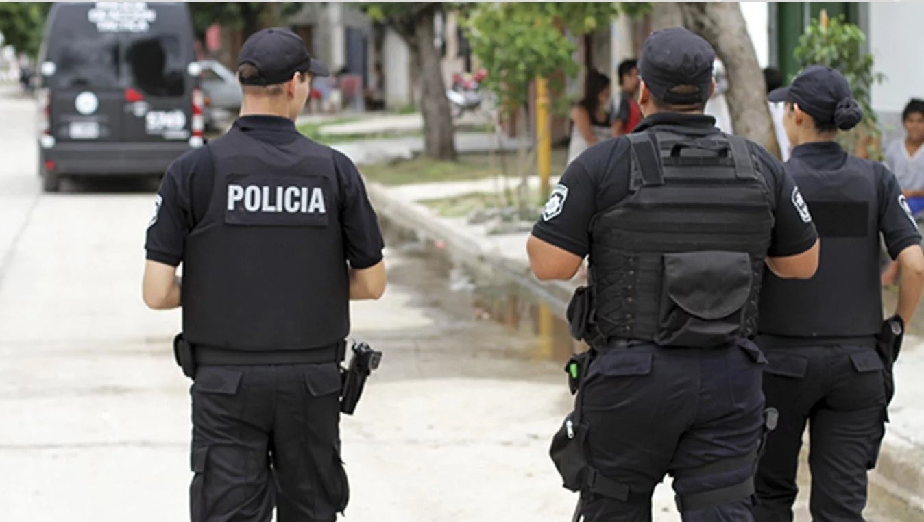 Policías de Santa Fe podrán tener su arma lista para disparar | Actualidad