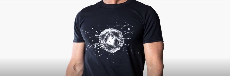 Tesla sorprende a sus fanáticos con una camiseta "a prueba de balas" | Curiosidades