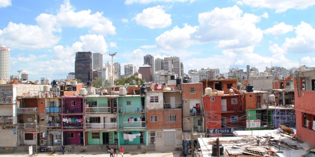 Comenzaron a circular por primera vez dos líneas de colectivos en el Barrio 31 | Actualidad