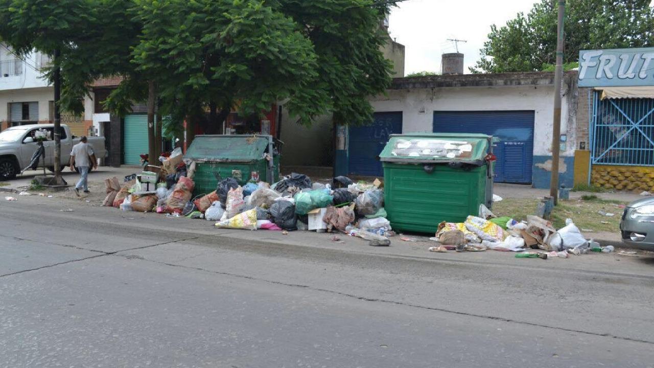 Piden a los vecinos del Conurbano no sacar la basura por conflicto en el CEAMSE | Actualidad