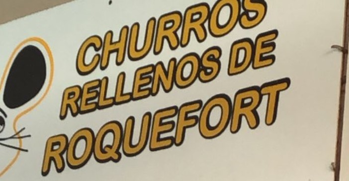 El insólito cruce entre el comediante Lucas Lauriente y un local de Villa Gessell por los churros con roquefort | Redes
