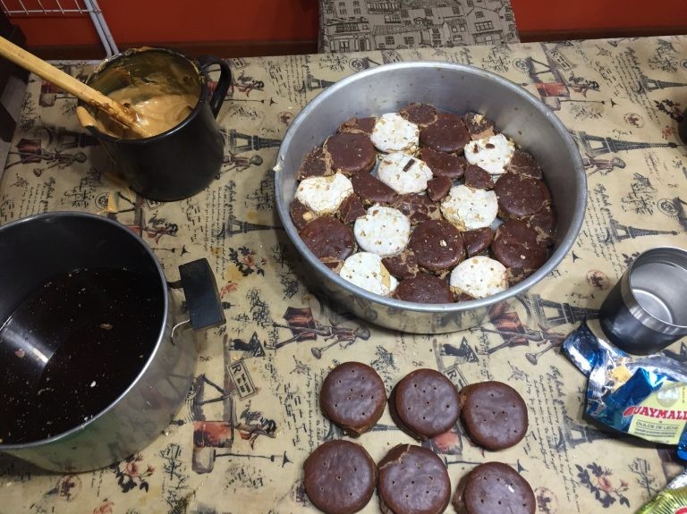Increíble: inventan una "chocotorta" pero con alfajores Guaymallén | Actualidad